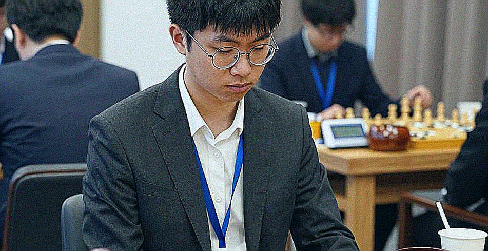 Carlsen Chúc Mừng Sindarov Sau Trận Hòa Tại Global Chess League 2026: Cậu Bé Ấn Tượng Vị Trí