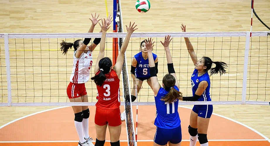 Chấn thương bóng chuyền và khoảnh khắc tiếp đất: 246 cầu thủ, 41% và cái giá của đường chuyền hoàn hảo Chấn thương bóng chuyền và khoảnh khắc tiếp đất: 246 cầu thủ, 41% và cái giá của đường chuyền hoàn hảo